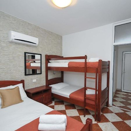 Ferienwohnung Fuer 4 Personen Ca 55 M In Budva, Adriakueste Montenegro Kueste Um Budva Exterior foto
