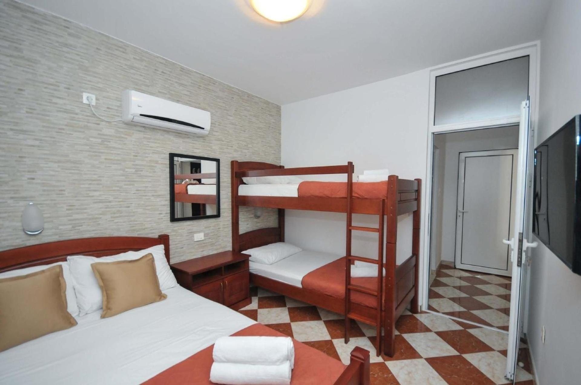 Ferienwohnung Fuer 4 Personen Ca 55 M In Budva, Adriakueste Montenegro Kueste Um Budva Exterior foto